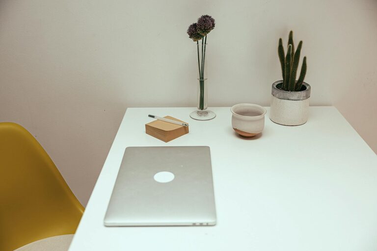 Jak efektivně organizovat svůj pracovní prostor pro lepší produktivitu